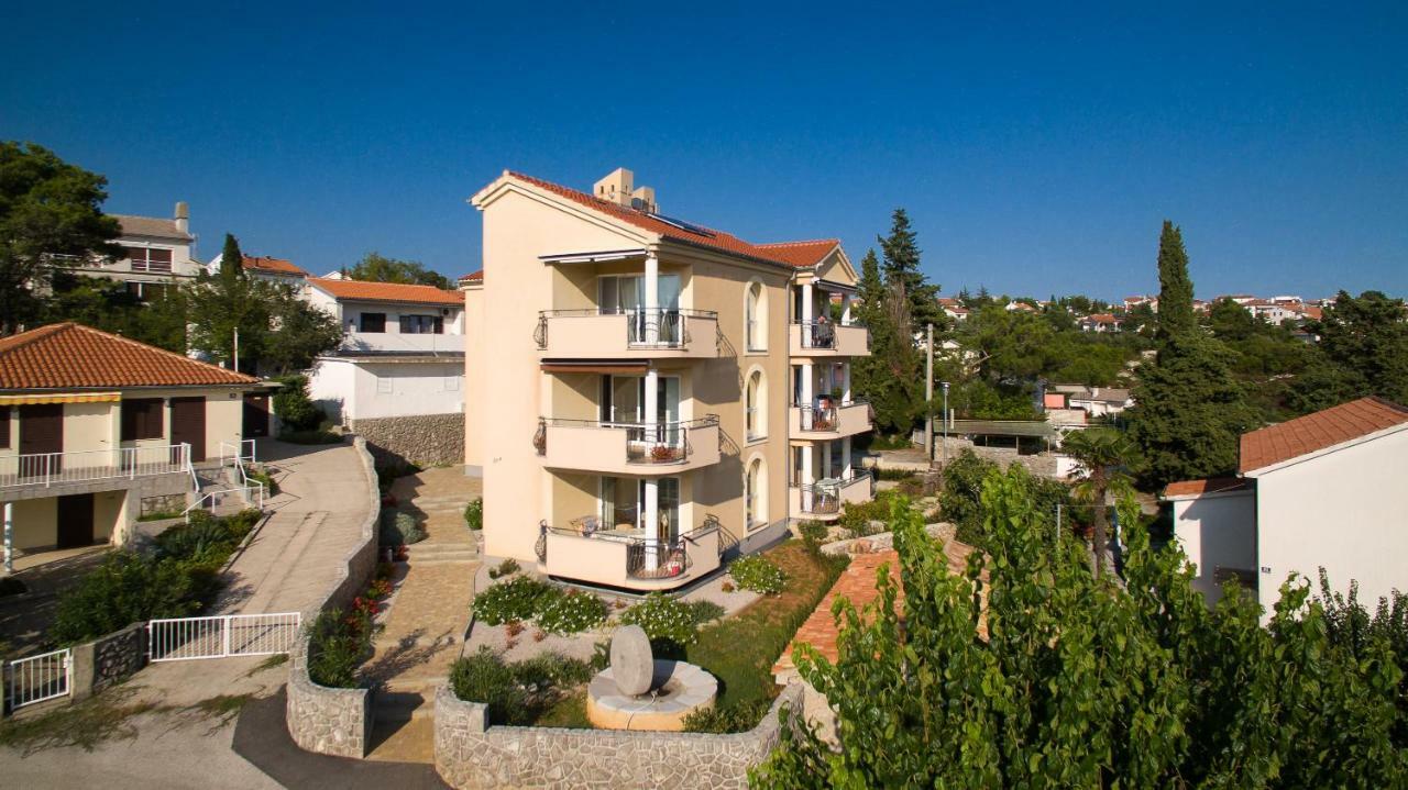 Franko & Ana Apartments Krk Town Luaran gambar